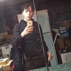 Meet your Posher, Miles